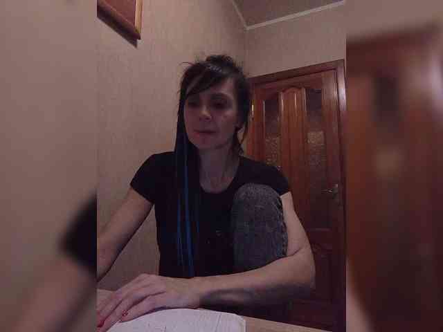 Hellenalonenochka webcam