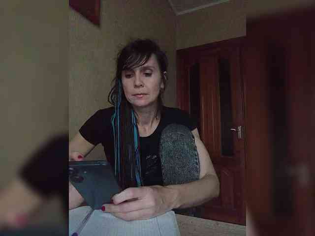 Hellenalonenochka webcam