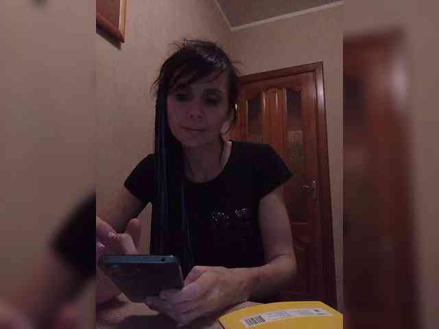 Hellenalonenochka webcam