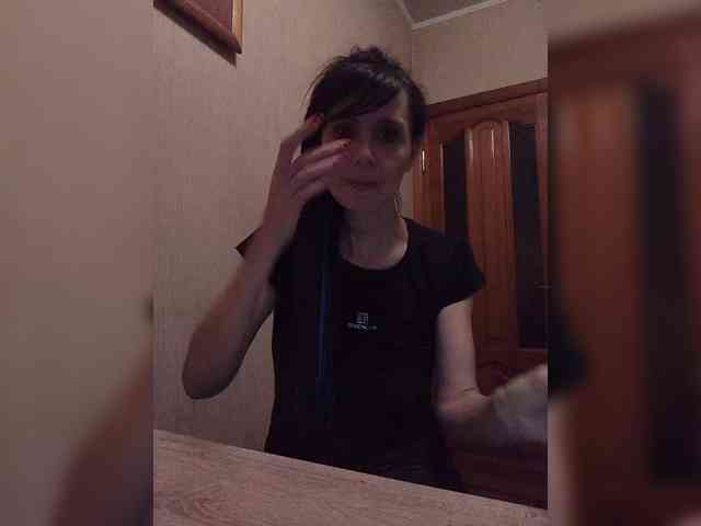 Hellenalonenochka webcam