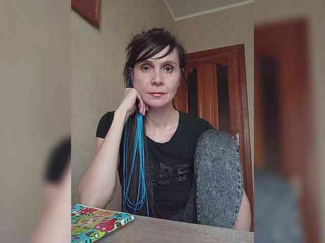 Hellenalonenochka webcam