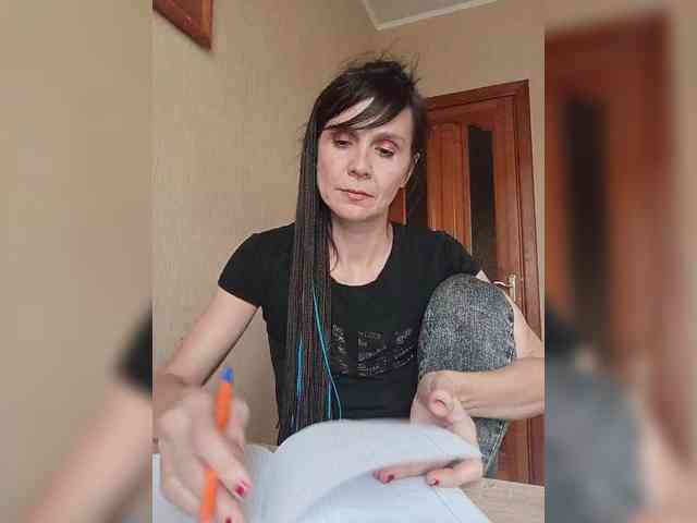 Hellenalonenochka webcam