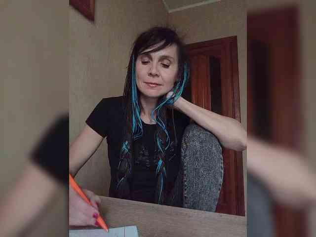 Hellenalonenochka webcam