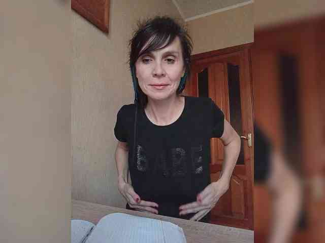 Hellenalonenochka webcam