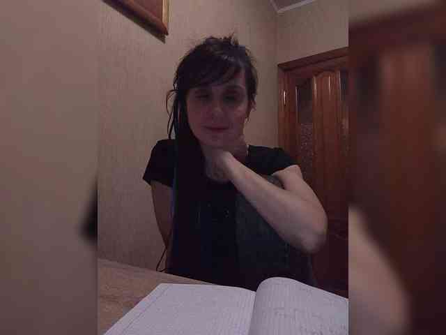 Hellenalonenochka webcam