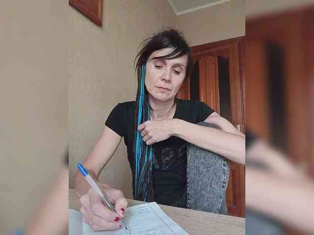 Hellenalonenochka webcam