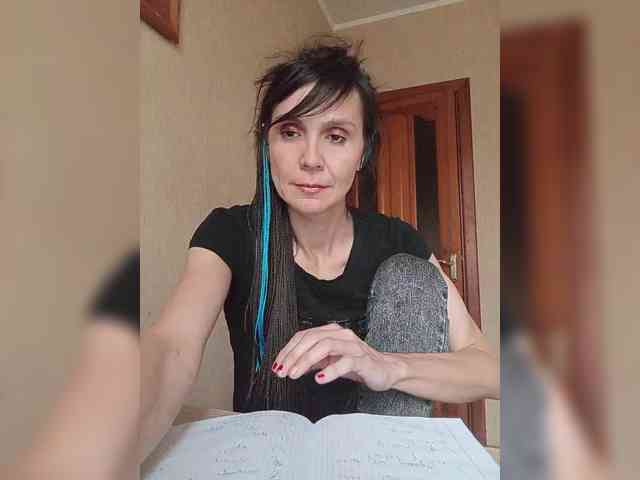 Hellenalonenochka webcam