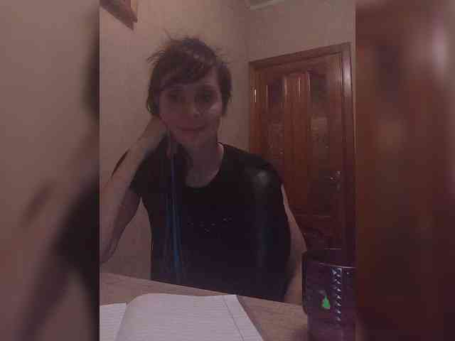 Hellenalonenochka webcam