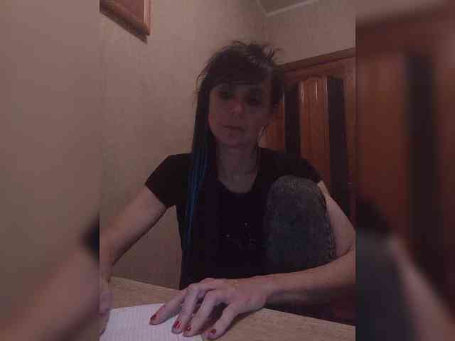 Hellenalonenochka webcam