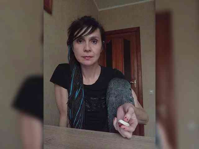 Hellenalonenochka webcam