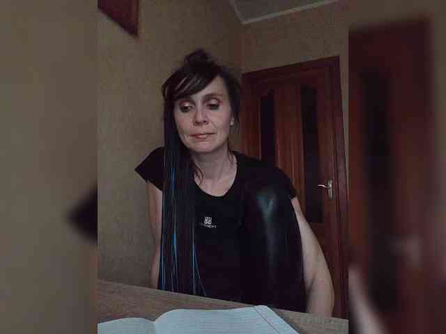 Hellenalonenochka webcam