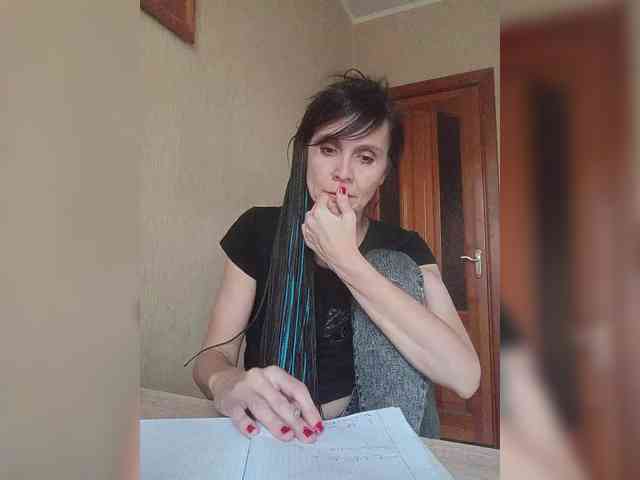 Hellenalonenochka webcam