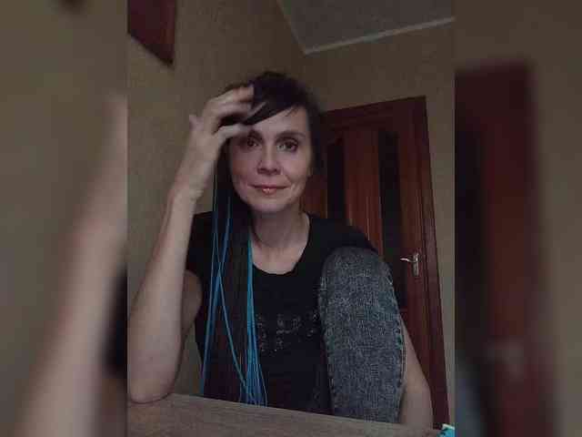 Hellenalonenochka webcam