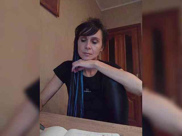 Hellenalonenochka webcam