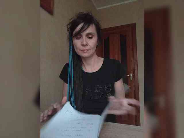 Hellenalonenochka webcam