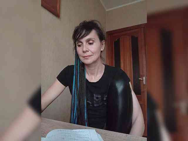 Hellenalonenochka webcam