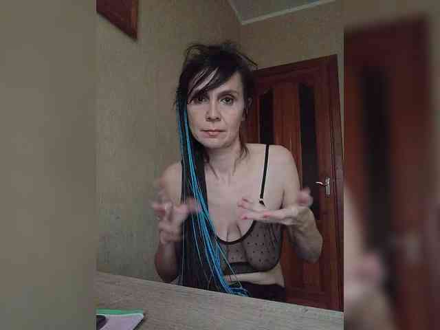 Hellenalonenochka webcam