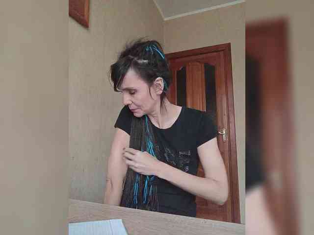 Hellenalonenochka webcam