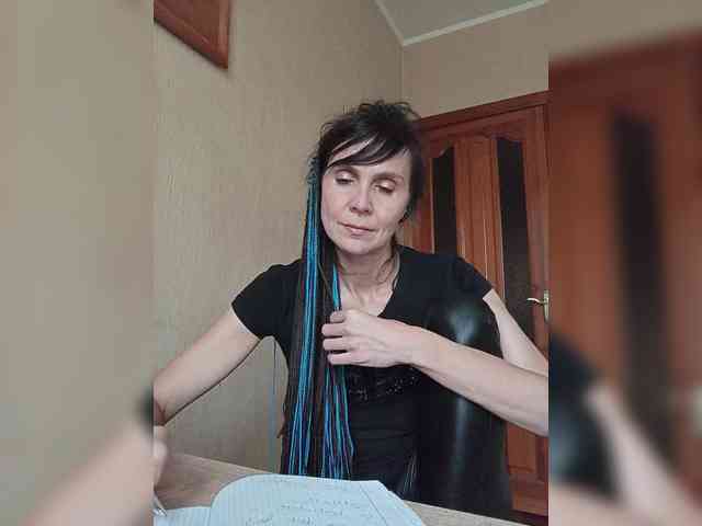 Hellenalonenochka webcam