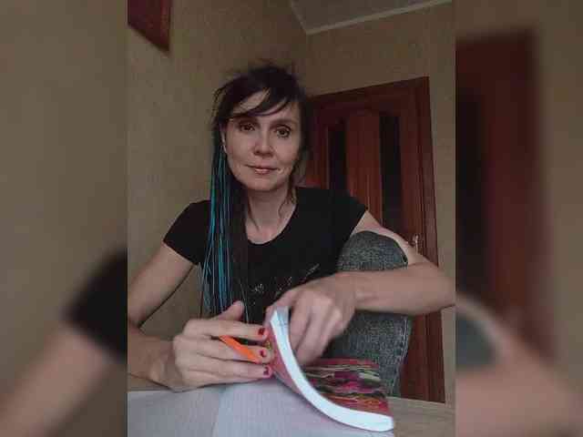 Hellenalonenochka webcam