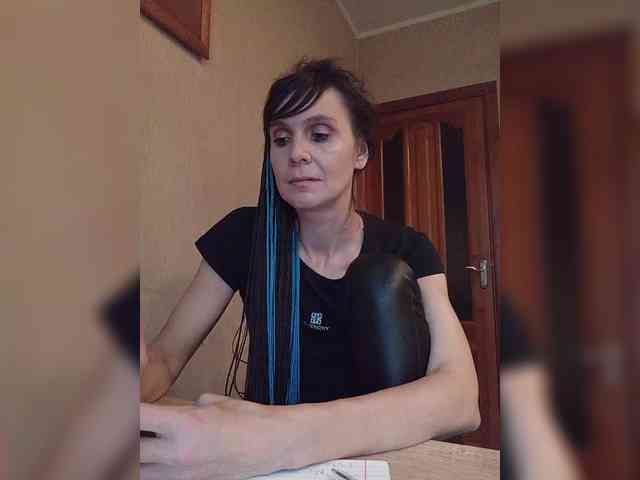 Hellenalonenochka webcam