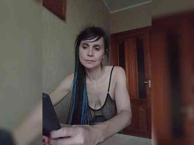 Hellenalonenochka webcam