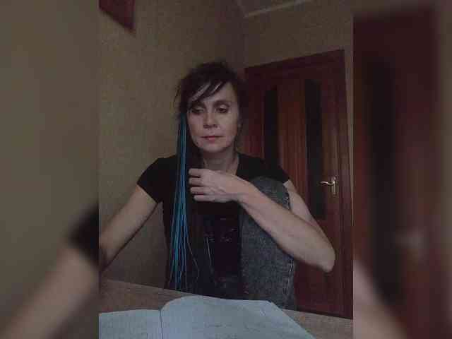 Hellenalonenochka webcam