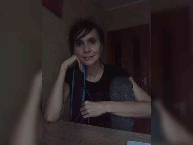 Hellenalonenochka webcam