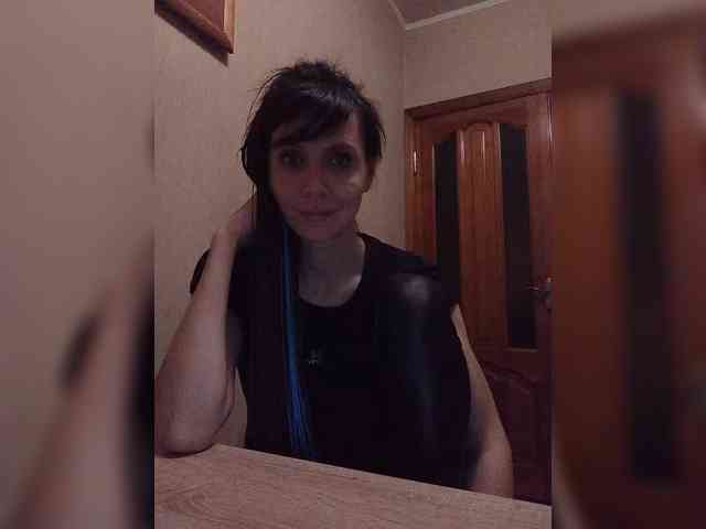 Hellenalonenochka webcam