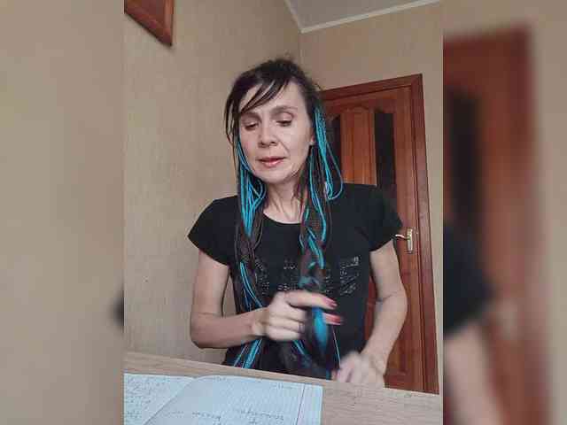 Hellenalonenochka webcam