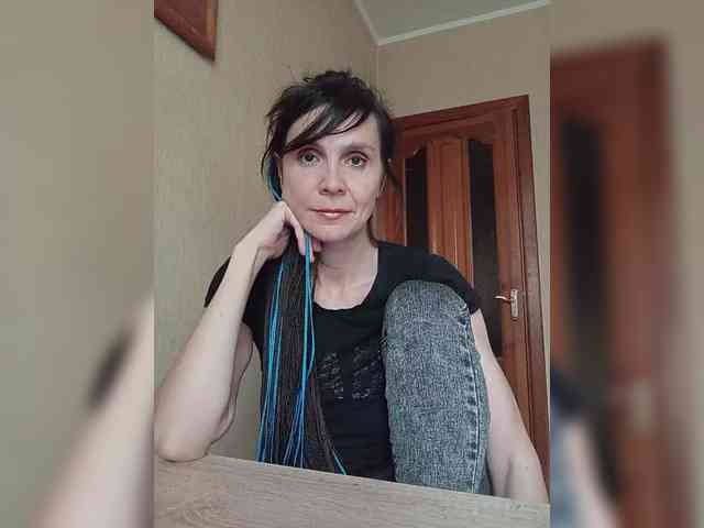 Hellenalonenochka webcam