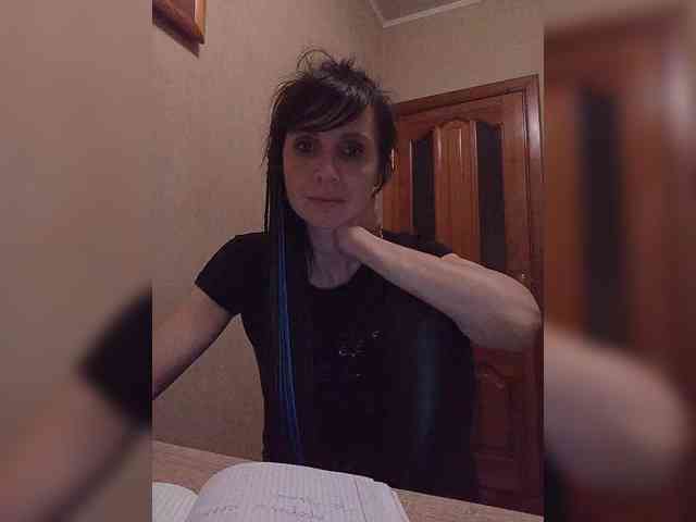Hellenalonenochka webcam