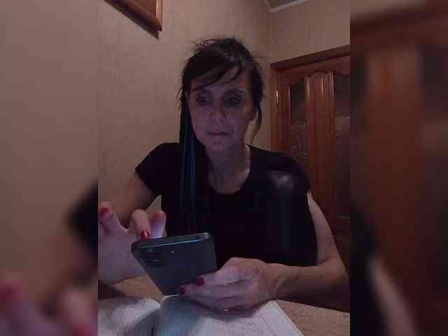 Hellenalonenochka webcam