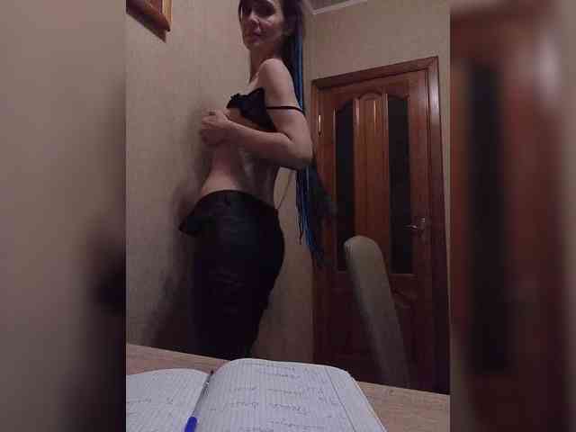 Hellenalonenochka webcam