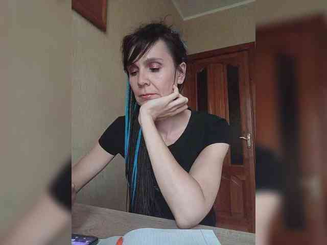 Hellenalonenochka webcam