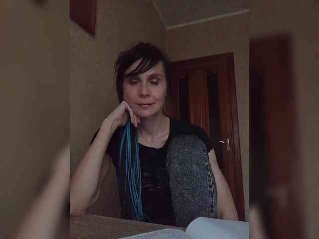 Hellenalonenochka webcam