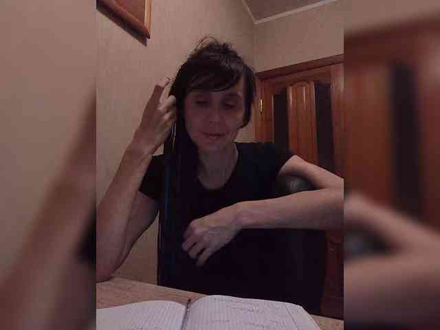 Hellenalonenochka webcam