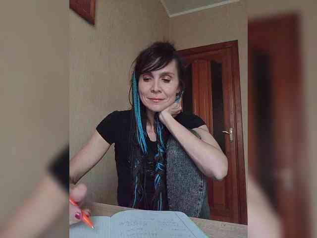 Hellenalonenochka webcam