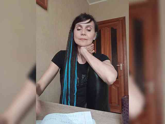 Hellenalonenochka webcam