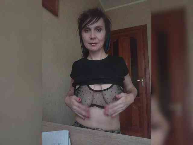 Hellenalonenochka webcam