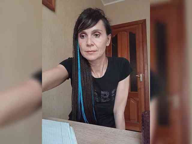 Hellenalonenochka webcam