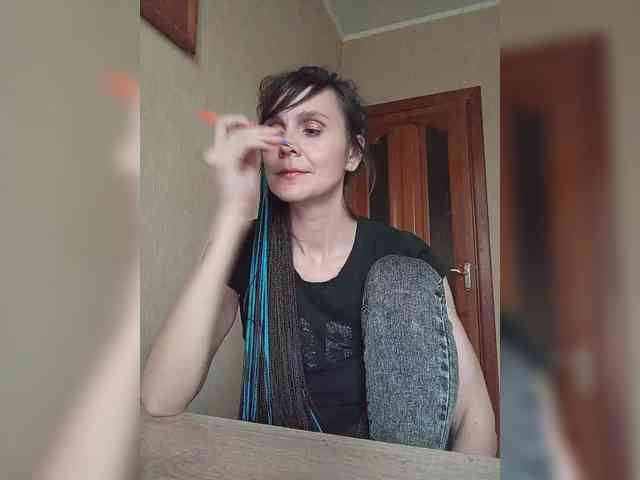 Hellenalonenochka webcam