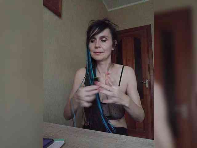 Hellenalonenochka webcam