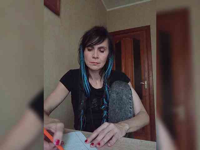 Hellenalonenochka webcam