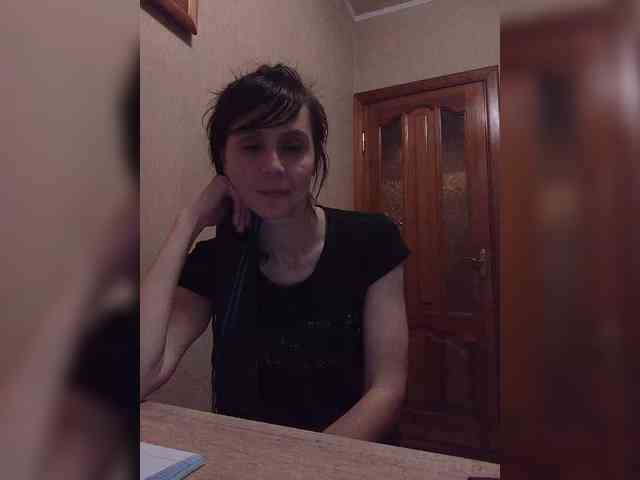 Hellenalonenochka webcam