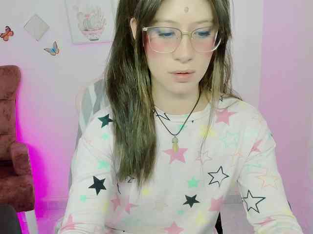 ZooeyBelair webcam
