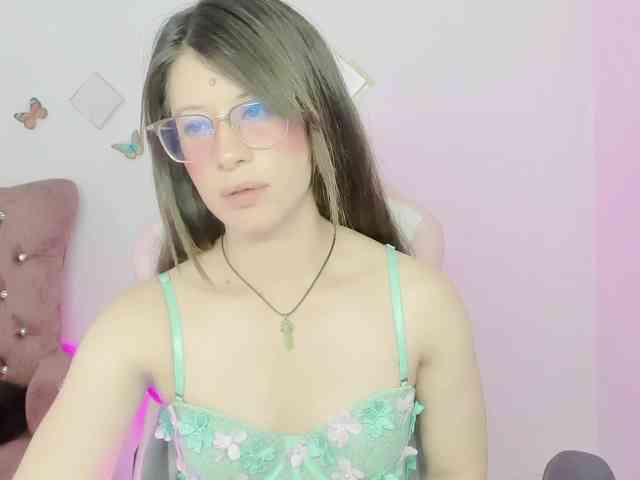 ZooeyBelair webcam