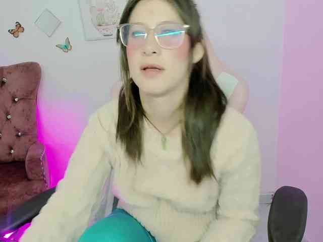 ZooeyBelair webcam