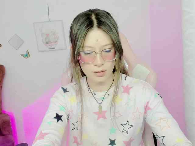 ZooeyBelair webcam