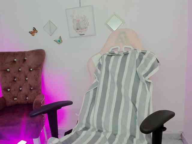 ZooeyBelair webcam